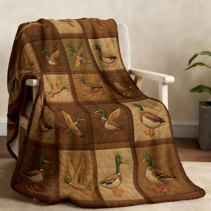 1pc Quilted Flannel Blanket with Mallard Print, Soft Comfy Blanket, Soft, Lightweight & Warm Versatile Throw for Sofa, Bed, Office or Camping, All-Season Gift, Soft Blankets, Warm Bedroom Blanket, Cozy Throw Blanket, Blanket for Couch