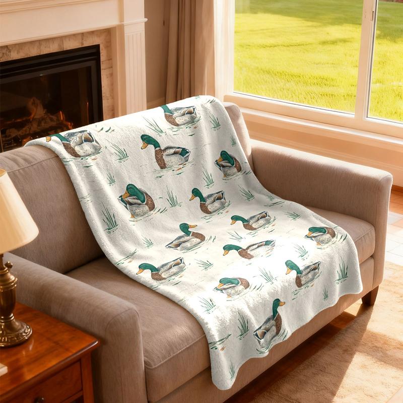 1pc Quilted Flannel Blanket with Mallard Print, Soft Comfy Blanket, Soft, Lightweight & Warm Versatile Throw for Sofa, Bed, Office or Camping, All-Season Gift, Soft Blankets, Warm Bedroom Blanket, Cozy Throw Blanket, Blanket for Couch
