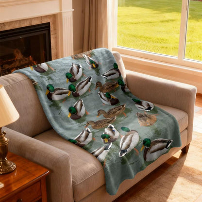 1pc Quilted Flannel Blanket with Mallard Print, Soft Comfy Blanket, Soft, Lightweight & Warm Versatile Throw for Sofa, Bed, Office or Camping, All-Season Gift, Soft Blankets, Warm Bedroom Blanket, Cozy Throw Blanket, Blanket for Couch