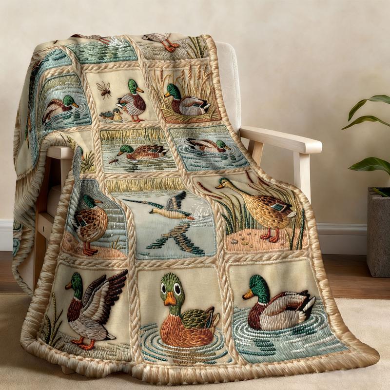 1pc Quilted Flannel Blanket with Mallard Print, Soft Comfy Blanket, Soft, Lightweight & Warm Versatile Throw for Sofa, Bed, Office or Camping, All-Season Gift, Soft Blankets, Warm Bedroom Blanket, Cozy Throw Blanket, Blanket for Couch